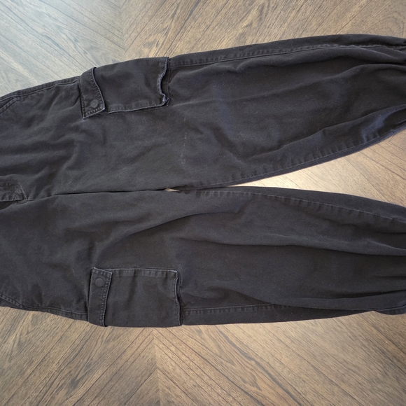 Forever 21 Cargo Pants - Picture 2 of 7